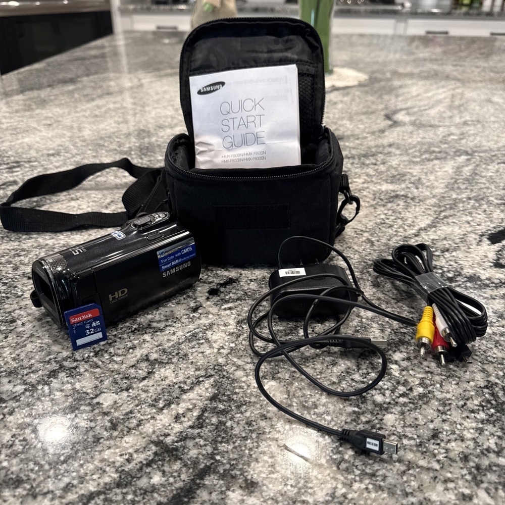 Samsung HMX-F80 HD SD Camcorder Video Camera 52x Zoom 32GB Card Case Black